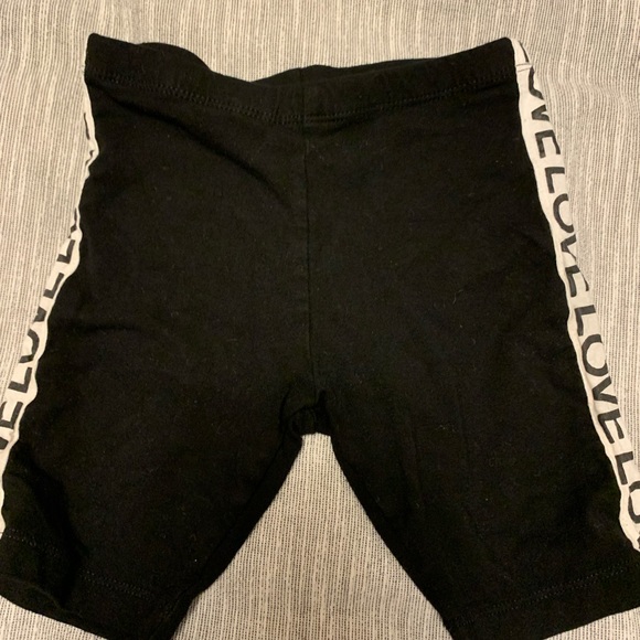 Flowers by Zoe bicycle shorts - Picture 3 of 4